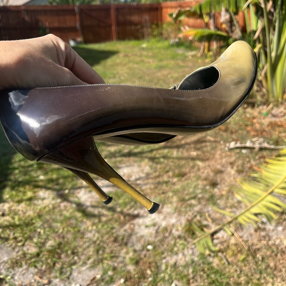 Green ombré Stuart Weitzman pumps size 10 - Picture 2 of 14